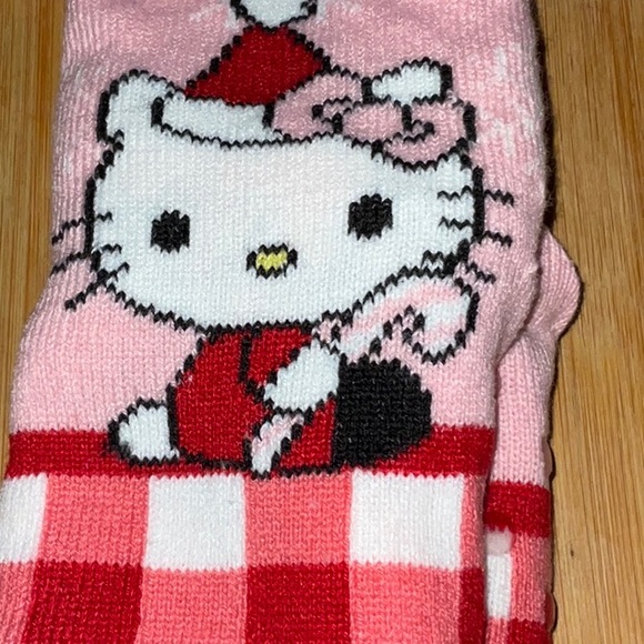 Hello Kitty Sanrio Long Cozy Slipper Socks NWT - Picture 2 of 3